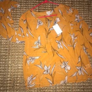 Women’s shirt M
